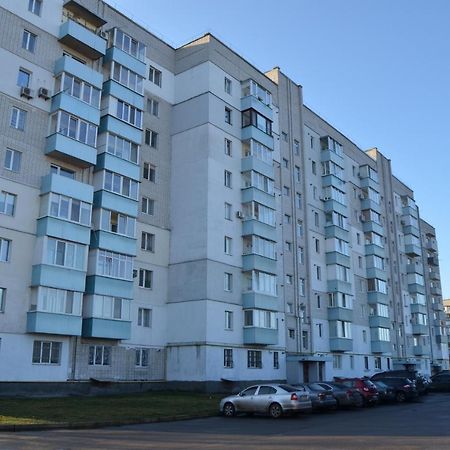 Семейные Апартаменты В Новом Районе У Софиевского Парка Uman Luaran gambar