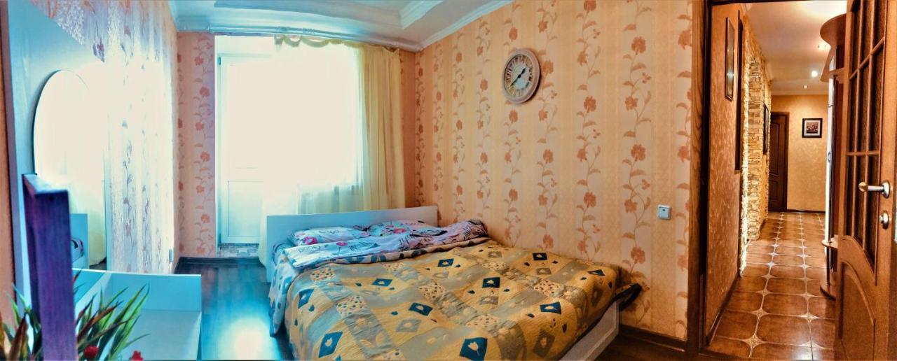 Семейные Апартаменты В Новом Районе У Софиевского Парка Uman Luaran gambar